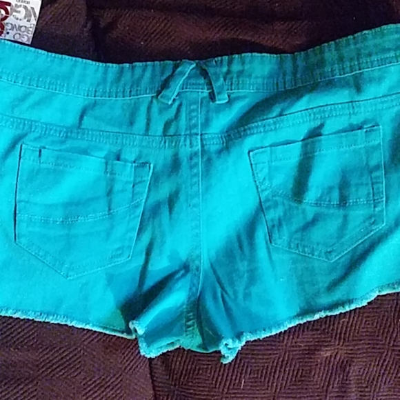 Nwt Bongo size 13 shorts - Picture 2 of 2